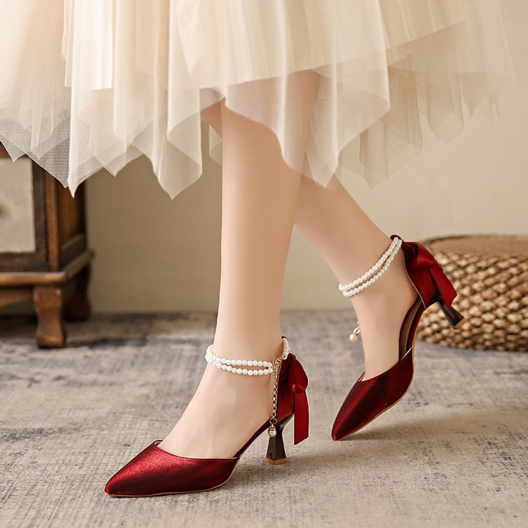 Damen elegante Pumps mit funkelndem Perlenakzent EB