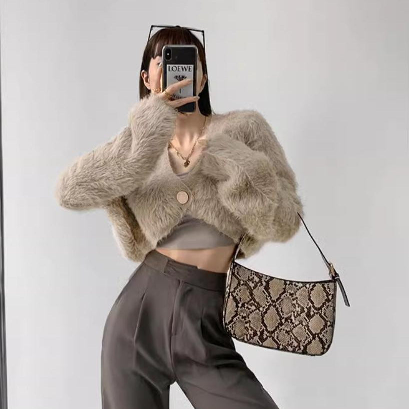 Damen cropped Strickjacke mit voluminösen Ärmeln und Knopfdetail EB