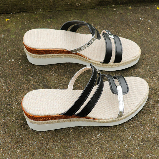 Damen Plateau-Sandalen mit raffinierten Riemen und eleganten Akzenten EB