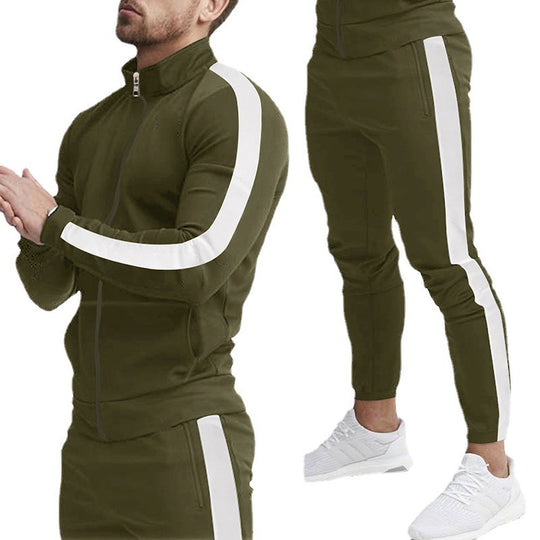 Herren Sportanzug mit hohem Stehkragen und seitlichen Schlitztaschen EB