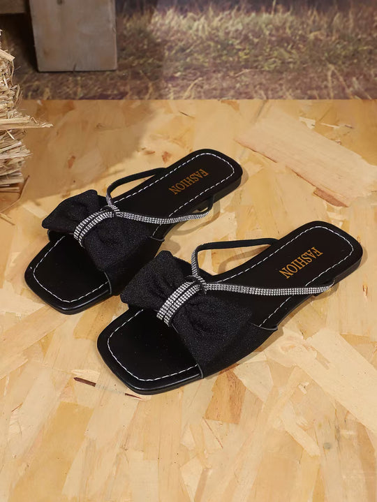 Damen Elegante Zehentrenner-Sandalen mit funkelndem Schleifendesign und komfortabler Fußbettung EB