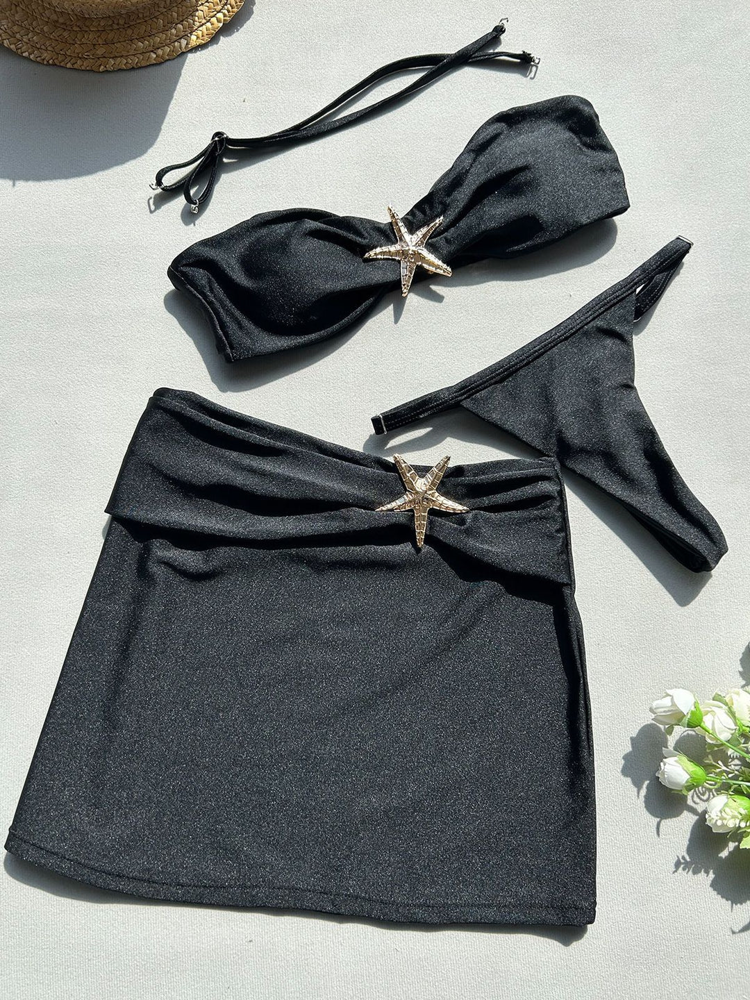 Damen Bandeau-Bikini-Set mit schicker Rüschenverzierung und modischem Rock EB