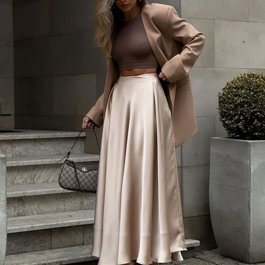 Damen Elegantes Satin-Maxikleid mit schwingendem Rock EB