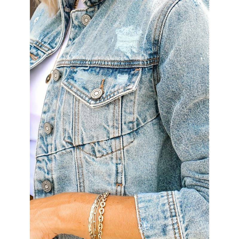 Damen Denim-Jacke mit Lässigen Distressed-Details und Modernem Schnitt EB
