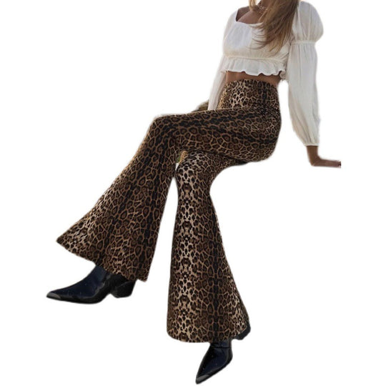 Damen Flared Jeans mit stilvollem Leopardenmuster EB