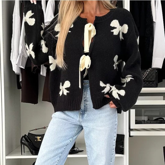 Damen Strickjacke mit dekorativen Schleifen und glänzenden Akzenten EB