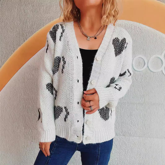 Damen gestrickte Cardigan mit Herzmuster und Knopfdetails EB