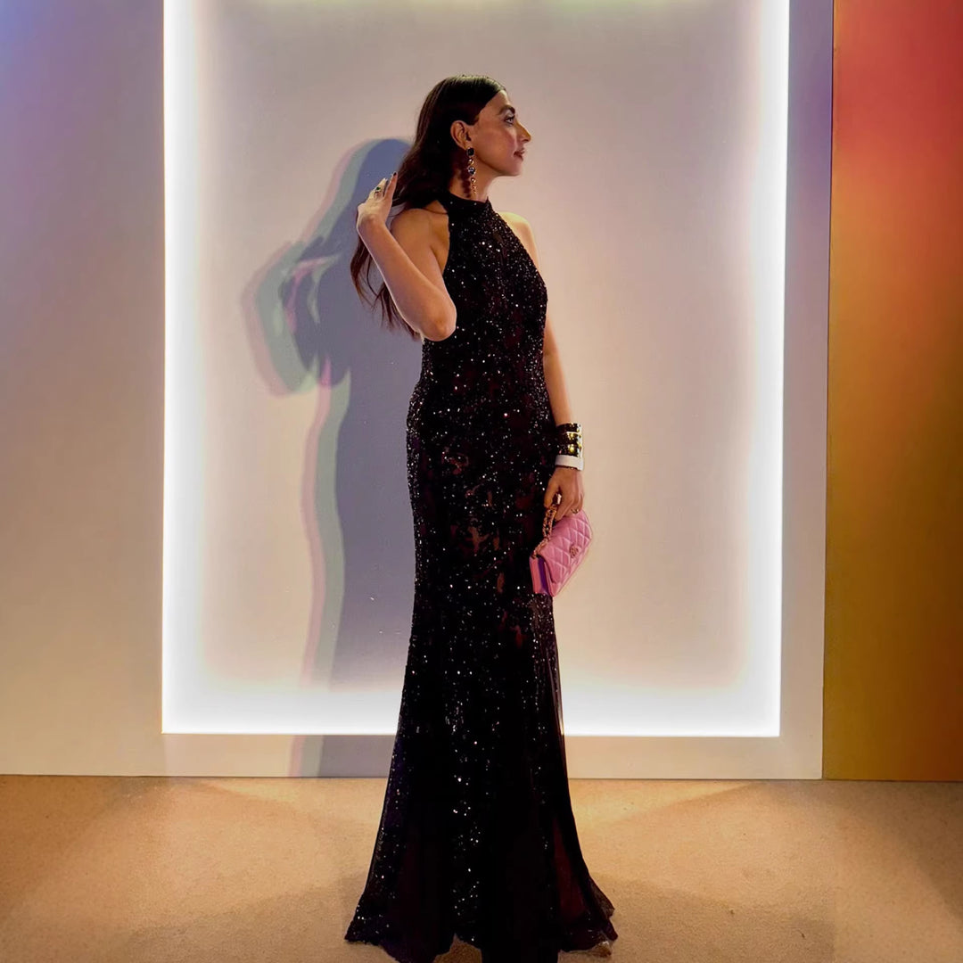 Damen Abendkleid mit schimmerndem Paillettenbesatz und stilvollem Halterdesign EB