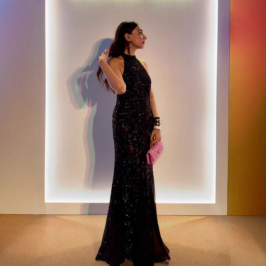Damen Abendkleid mit schimmerndem Paillettenbesatz und stilvollem Halterdesign EB