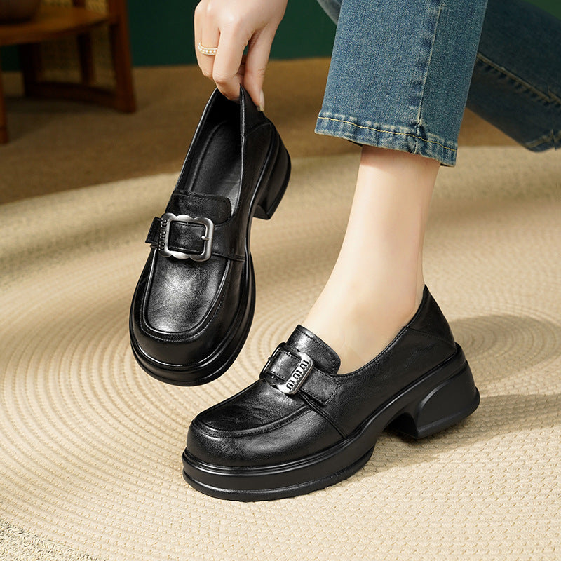 Damen elegante Mokassins mit modischem Schmuckdetail und komfortablem Blockabsatz EB