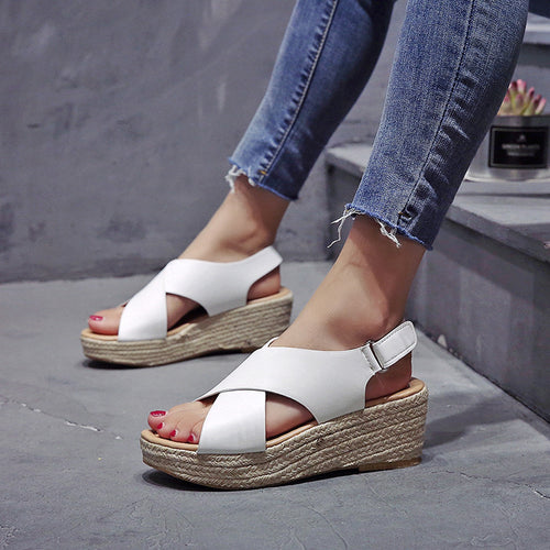 Damen Wedge-Sandalen mit elegantem Schnitt und komfortablem Fußbett EB