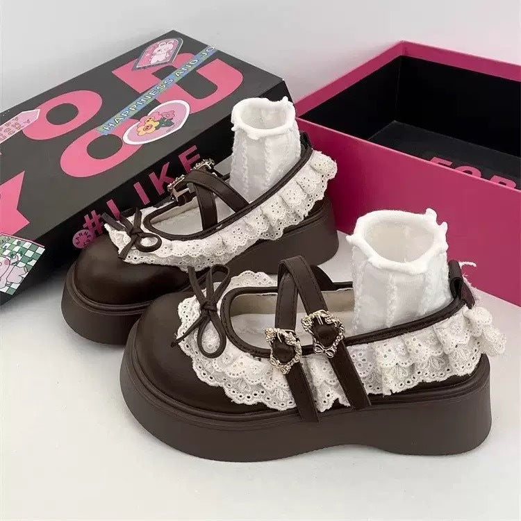 Damen Plateau-Schuhe mit verspieltem Rüschendesign und eleganten Akzenten EB