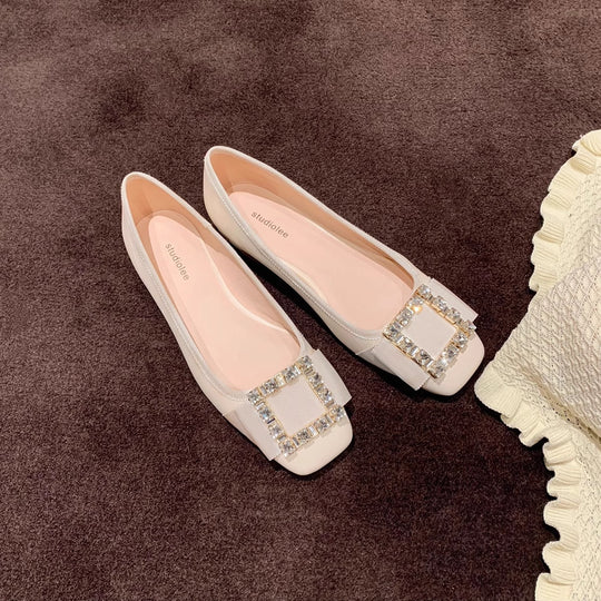 Damen Ballerinas mit funkelndem Strassbesatz und einzigartigem Riemendesign EB