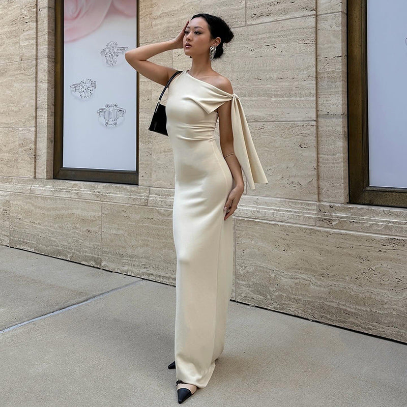 Damen Elegantes Abendkleid mit einseitigem Schulterdesign und raffinierten Details EB