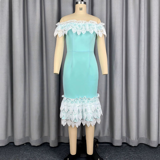 Damen Luxuriöses Cocktailkleid mit Spitzenakzenten EB