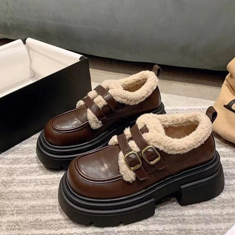 Damen modische Clarks mit flauschigem Innenfutter und doppeltem Schnallenverschluss EB