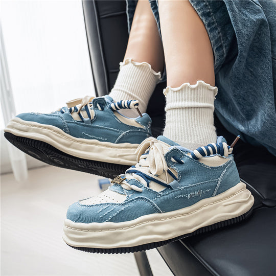 Damen denim-Plateau-Sneaker mit kontrastnähten, wattierter Wellenlaufsohle und verzierten Schnürdetails EB