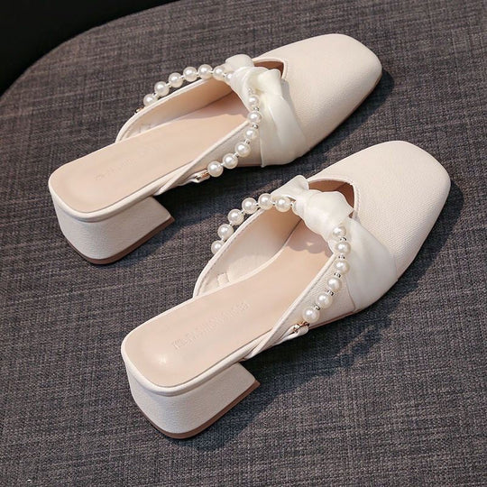 Damen Elegante Mules mit perlenverzierten Riemen und niedriger Blockabsatz EB