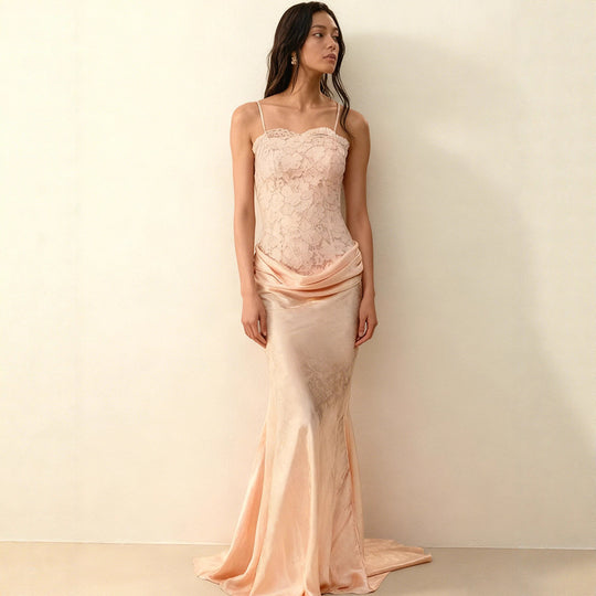 Damen Elegantes Korsett-Abendkleid mit schickem Schößchen und langem Saum EB