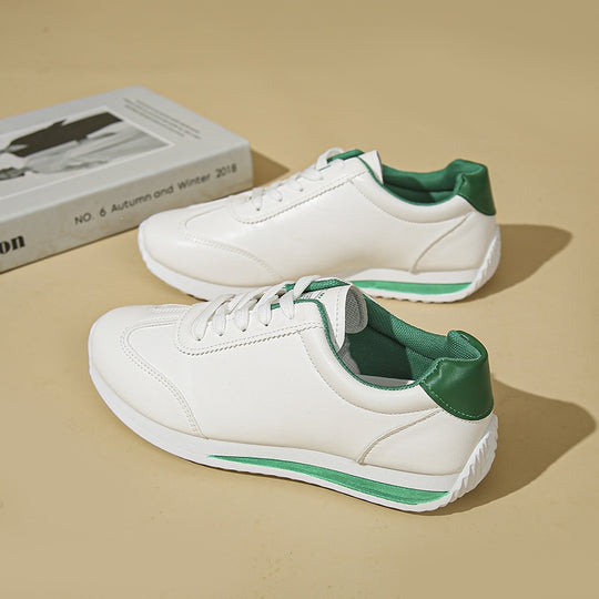 Damen Sneaker mit leichter Keilsohle und kontrastfarbenem Fersenpatch EB