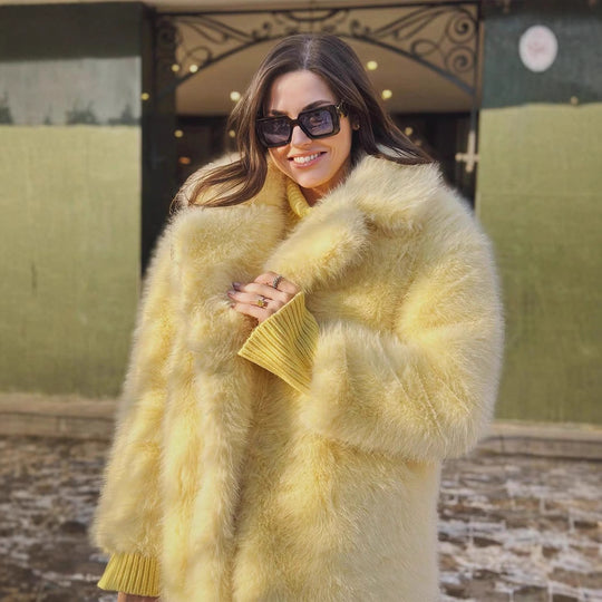 Damen luxuriöse Kunstfelljacke mit weichem Revers und großen Taschen EB