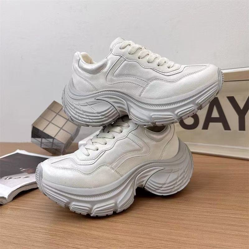 Damen Chunky Sneakers mit modischem Obermaterial und stabiler Sohlenkonstruktion EB