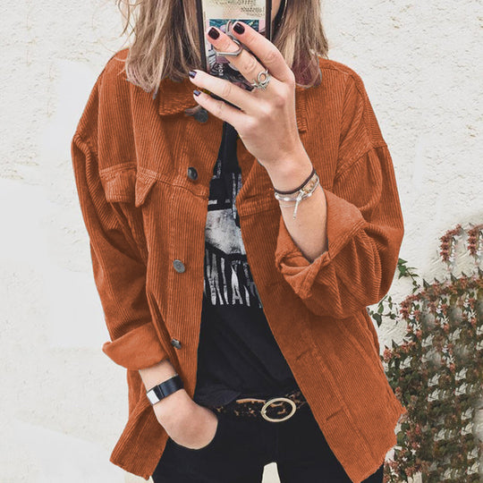 Damen nan Oversize Cordjacke mit aufgesetzten Taschen und klassischer Knopfleiste EB