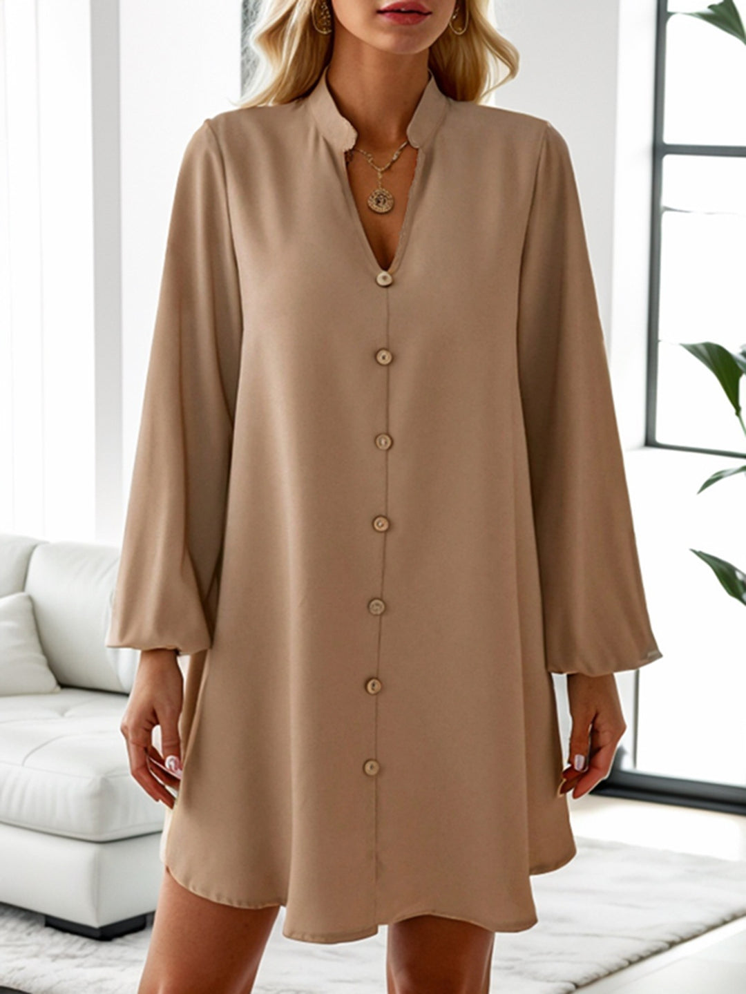 Damen kurzes Kleid mit Knopfleiste und eleganten Puffärmeln EB