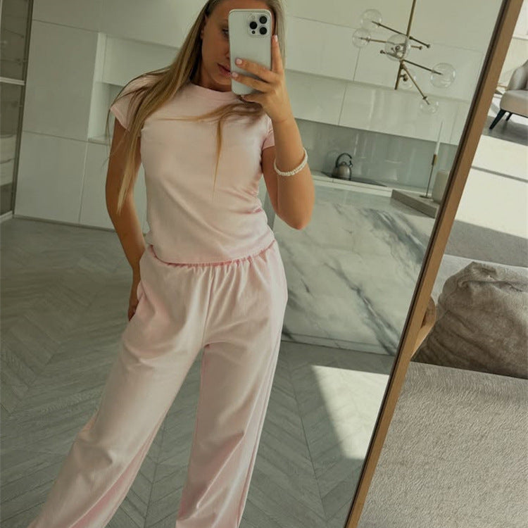 Damen figurnahes Kurzarm-Rippshirt und elastische High-Waist-Loungehose Set Eichborn Berlin