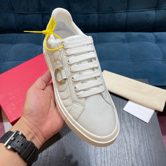 Damen Bequeme Sneakers mit modischer Prägung EB