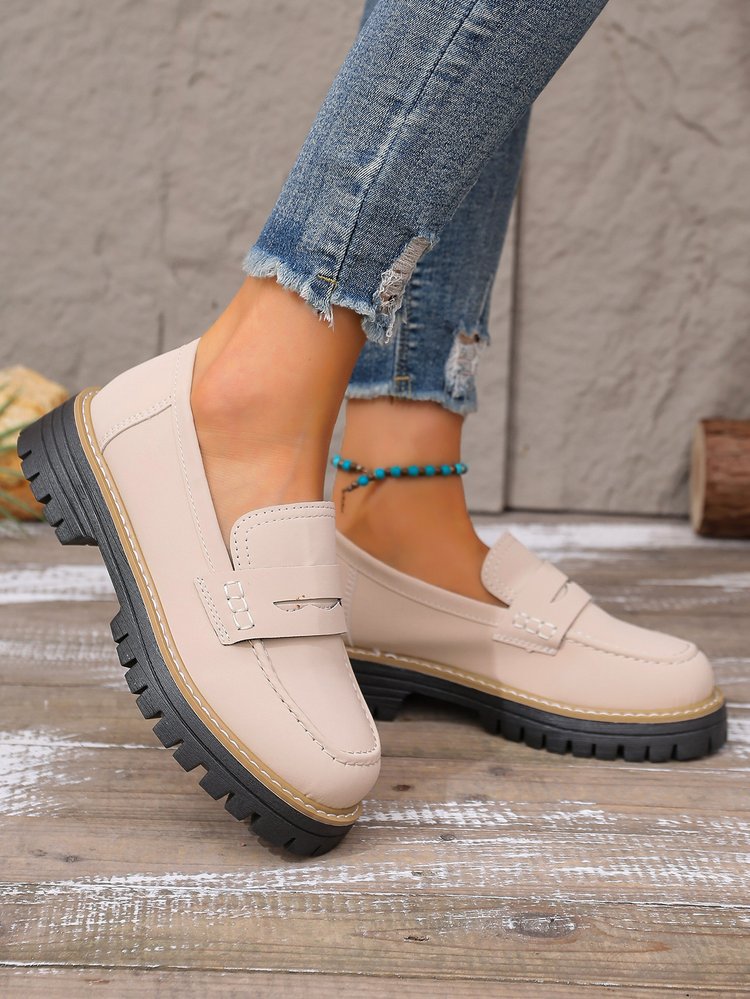 Damen Plateau-Loafer mit profilierter Gummisohle und Mokassin-Detail EB