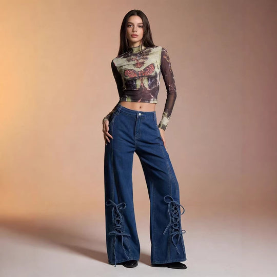 Damen Schlagjeans mit trendigem Schnürdetail und weitem Bein EB
