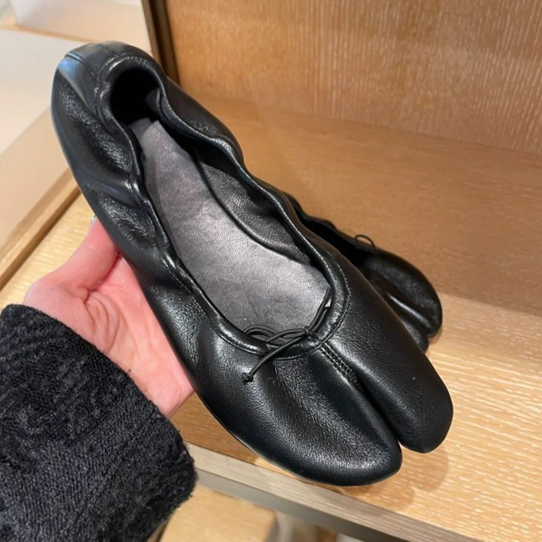 Damen Ballerinas mit abgerundetem Zehenbereich und schnürbarem Detail EB