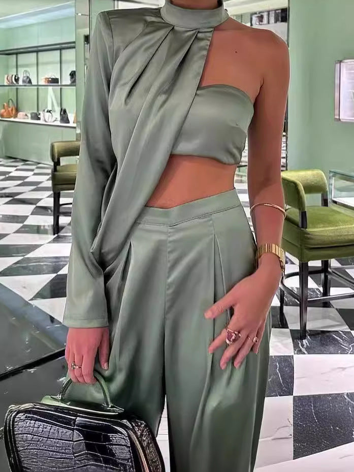 Damen Schickes Zweiteiliges Outfit mit cropped Top und silk Abschluss EB
