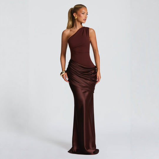 Damen Elegantes Abendkleid mit Off-Shoulder-Design und Fließendem Cape EB