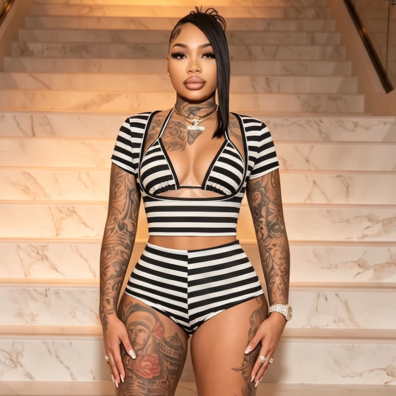 Damen Sportliches Zweiteiliges Set mit Hoch geschnittenem Oberteil und Shorts EB