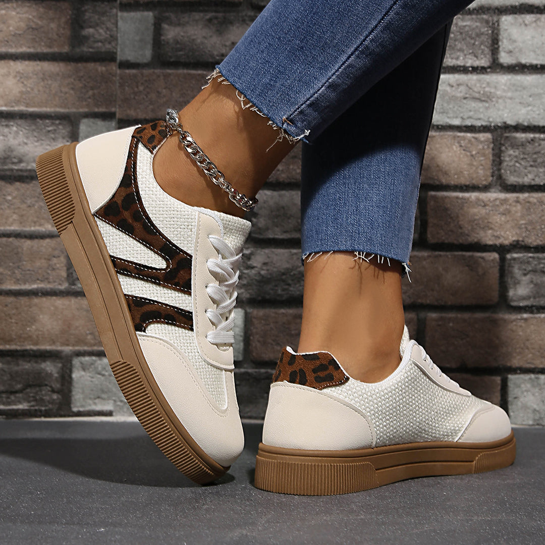 Damen Atmungsaktive Sneakers mit trendigen Leo-Akzenten EB