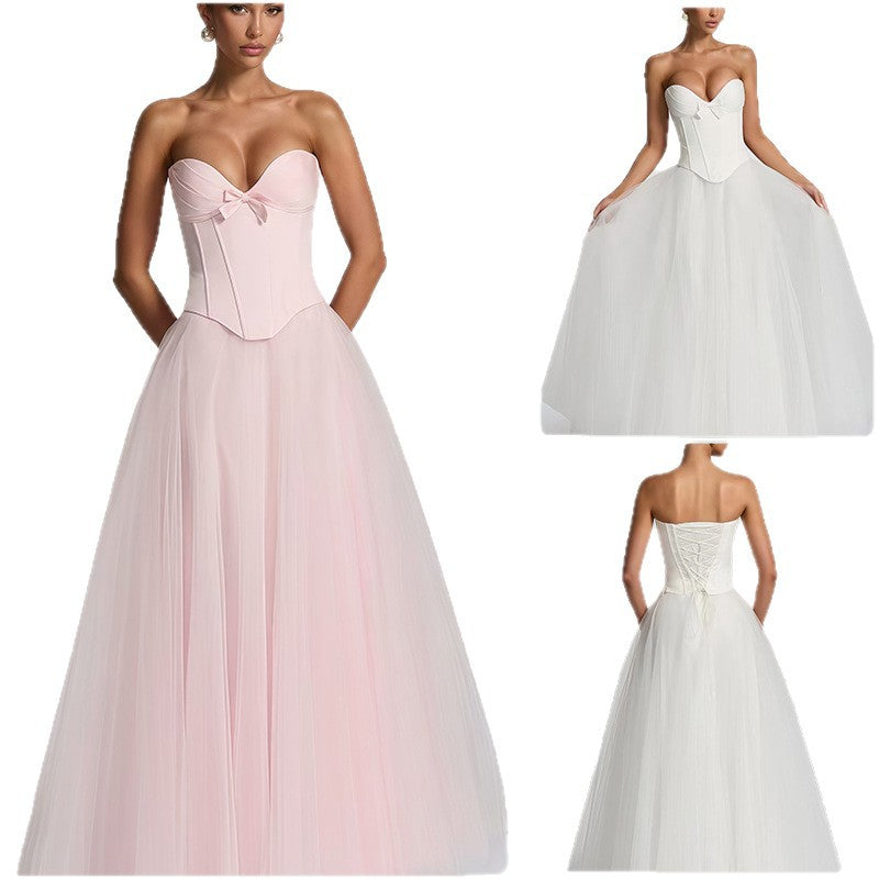 Damen Brautkleid mit tiefem V-Ausschnitt und voluminösem Tüllrock EB
