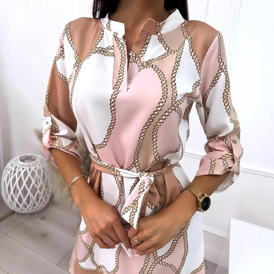 Damen Hemdblusenkleid mit elegantem Kettenmuster und Taillengürtel Heidi-Mode