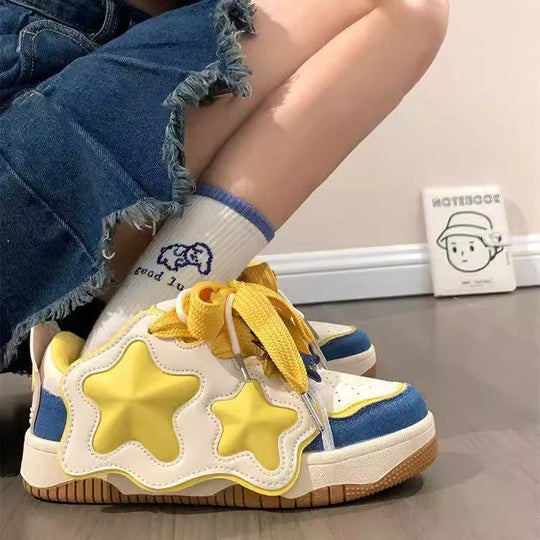 Damen Sneakers mit auffälligem Sternenmotiv und komfortabler Dämpfung EB