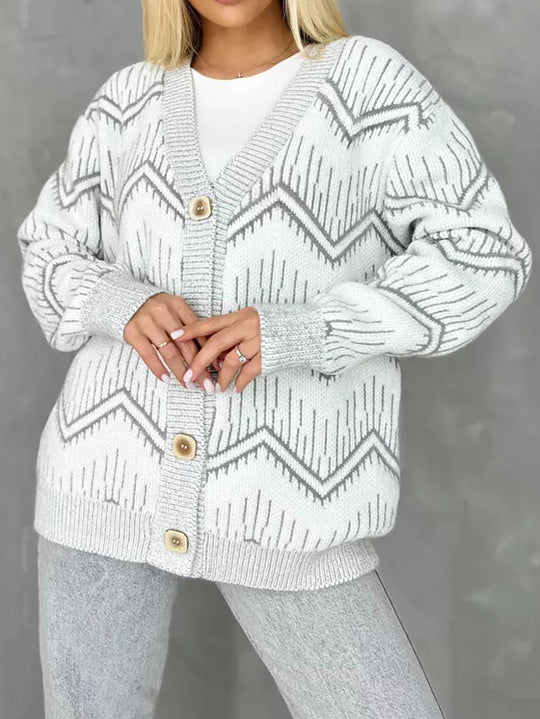 Damen Strickjacke mit modernem Chevron-Muster und erstklassigen Knopfdetails EB