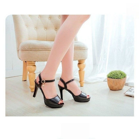 Damen Plateau-Sandalen mit eleganter Rollenschnalle EB