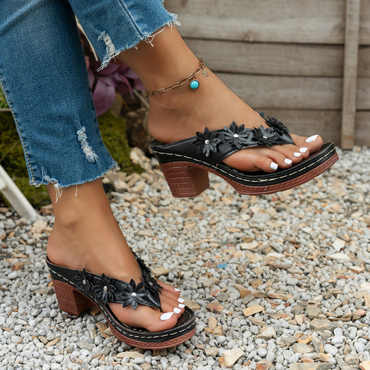 Damen Wedge-Sandaletten mit floralen Applikationen und rutschfester Sohle EB