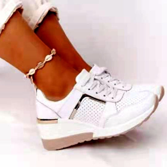 Damen Komfort-Keil-Sneaker mit perforiertem Obermaterial und Dekozipper EB