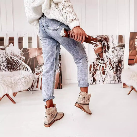 Damen Boyfriend-Jeans mit Destroyed-Details und hohem Komfortbund EB