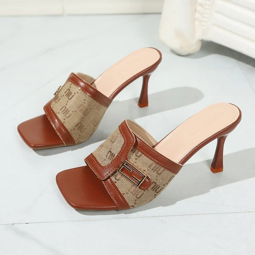 Damen elegante Slingback-Sandalen mit modischem Logo-Druck und schickem Absatz EB