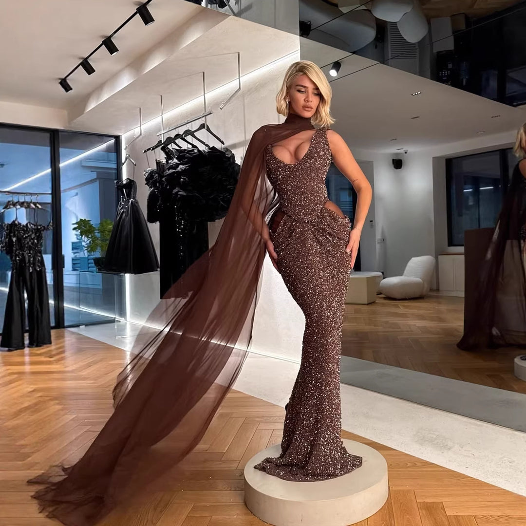 Damen Glamouröses Abendkleid mit funkelnden Pailletten und dramatischem Chiffonüberwurf EB