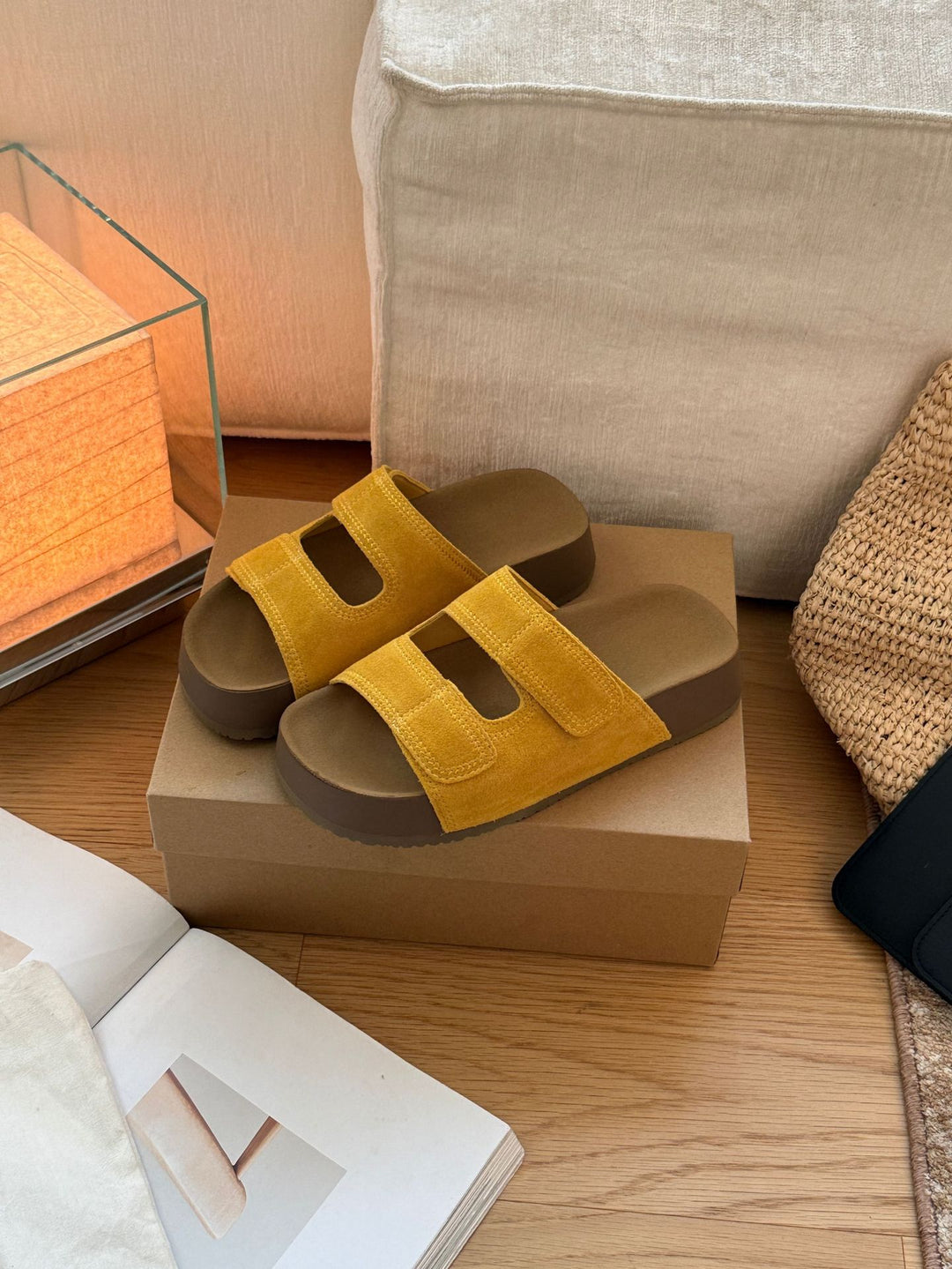 Damen Komfortable Zehentrenner-Sandalen mit verstellbarem Riemendesign und ergonomischem Fußbett EB