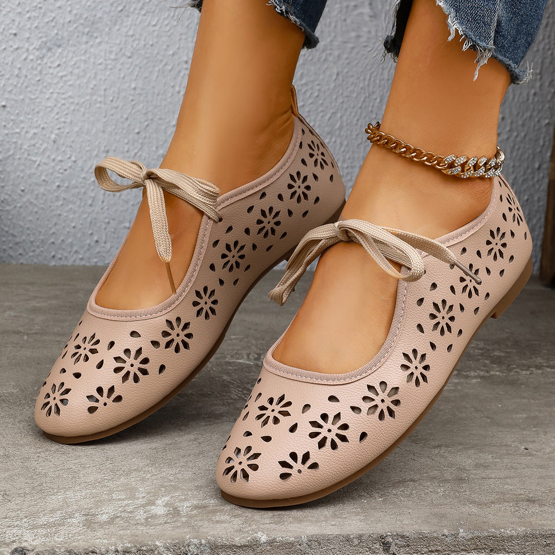 Damen Ballerinas mit perforiertem Blumenmuster und komfortablem Fußbett EB