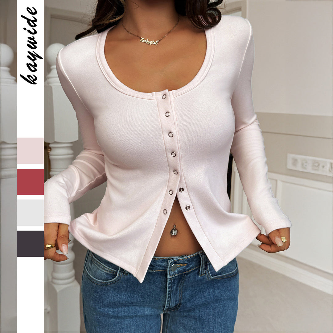 Damen nan tailliertes Langarmshirt mit Druckknopfleiste, Rundhalsausschnitt und frontaler Schlitz-Optik EB